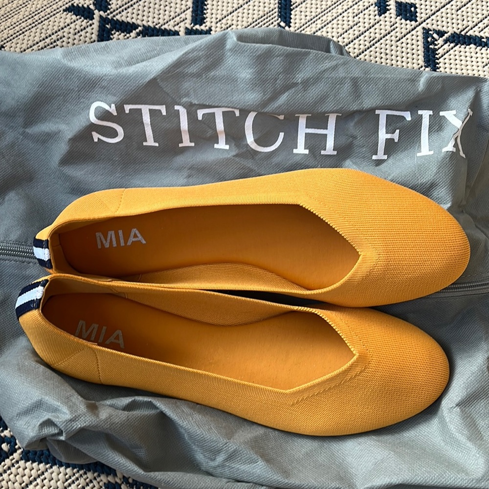 Adorable knit flats